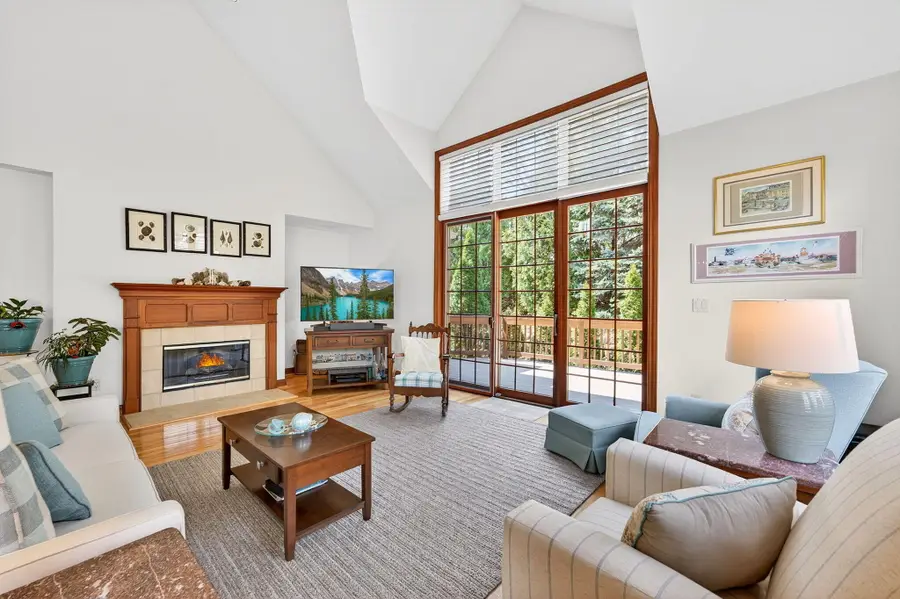 8623 S Country Club Dr, Franklin, WI 53132 - #3