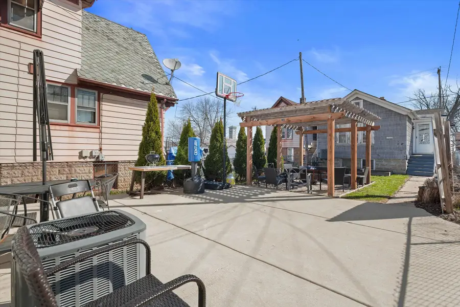1544 S 6th St, Milwaukee, WI 53204 - #2