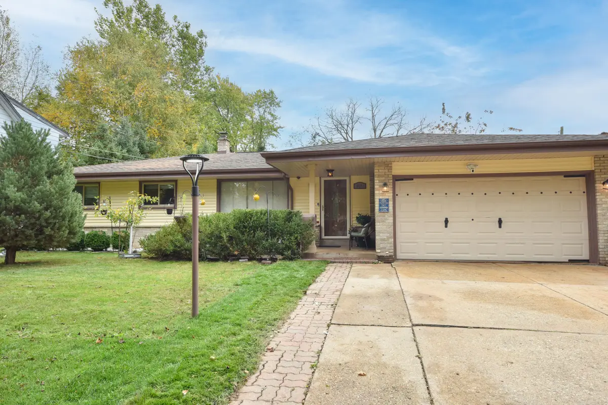 10723 W Rohr Ave, Milwaukee, WI 53225 - #1