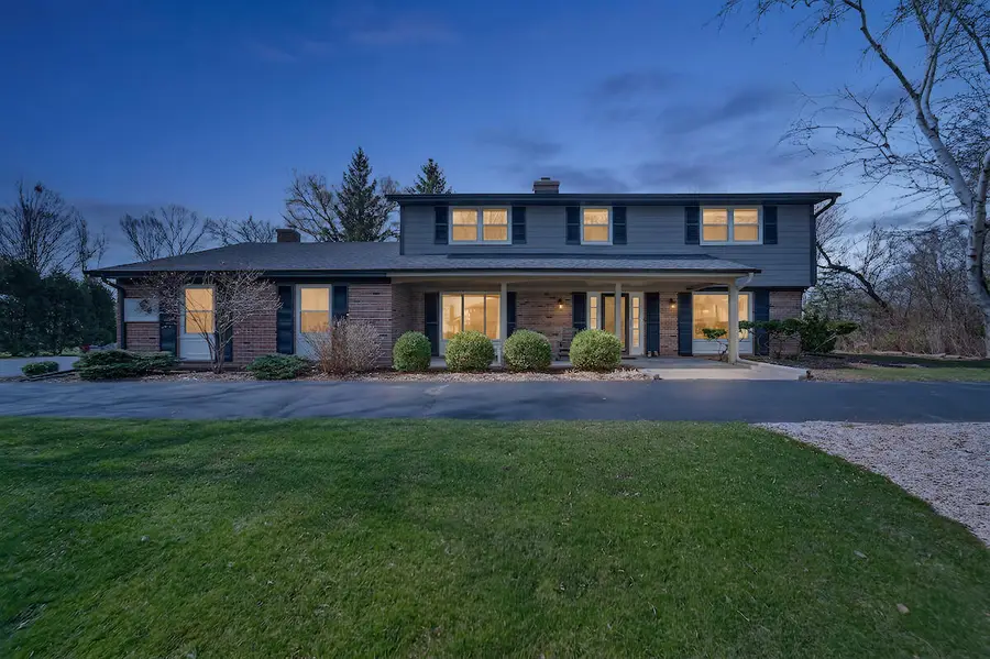 711 Waters Edge Rd, Caledonia, WI 53402 - #2