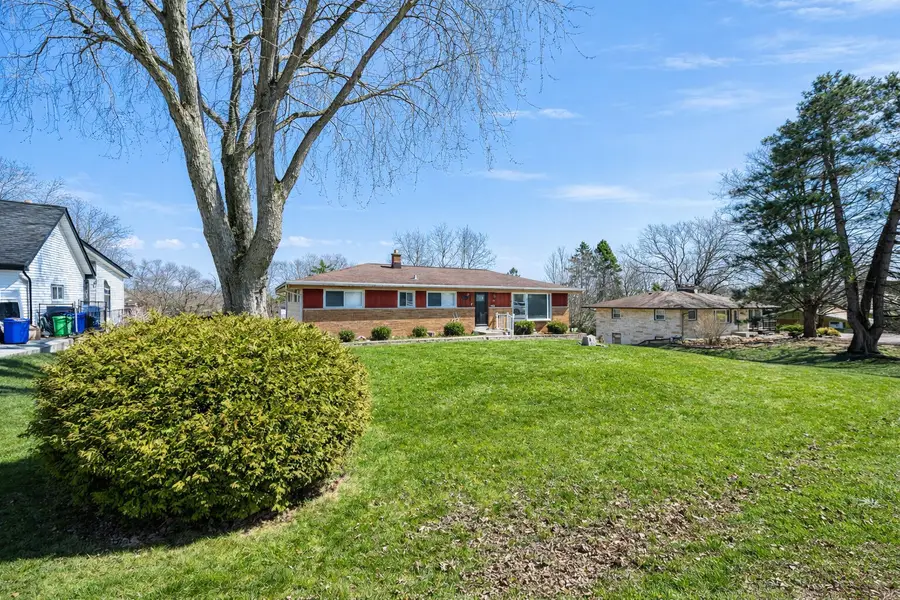 1100 Alfred St, Brookfield, WI 53005 - #2