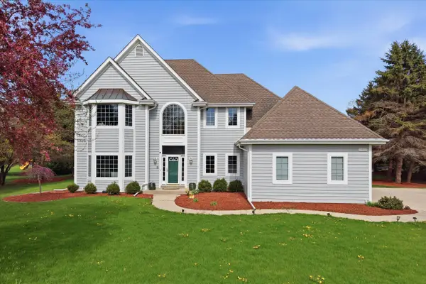 11020 N Brighton Pl, Mequon, WI 53097