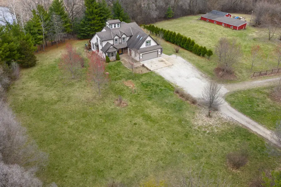 760 Mill Pond Rd, Dousman, WI 53118 - #2