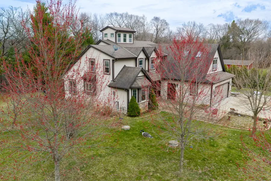 760 Mill Pond Rd, Dousman, WI 53118 - #3