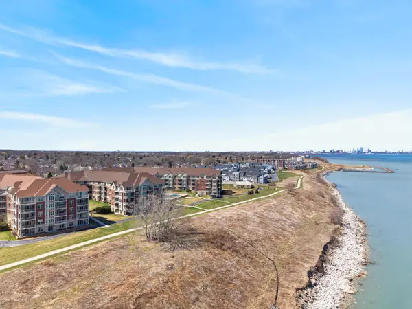 4120 S Lake Dr, Saint Francis, WI 53235