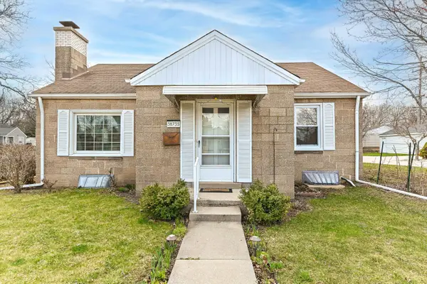 3873 S 56th St, Greenfield, WI 53220