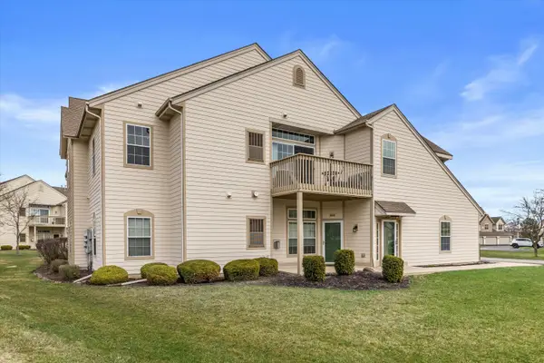 8517 S Stratford Rd, Oak Creek, WI 53154