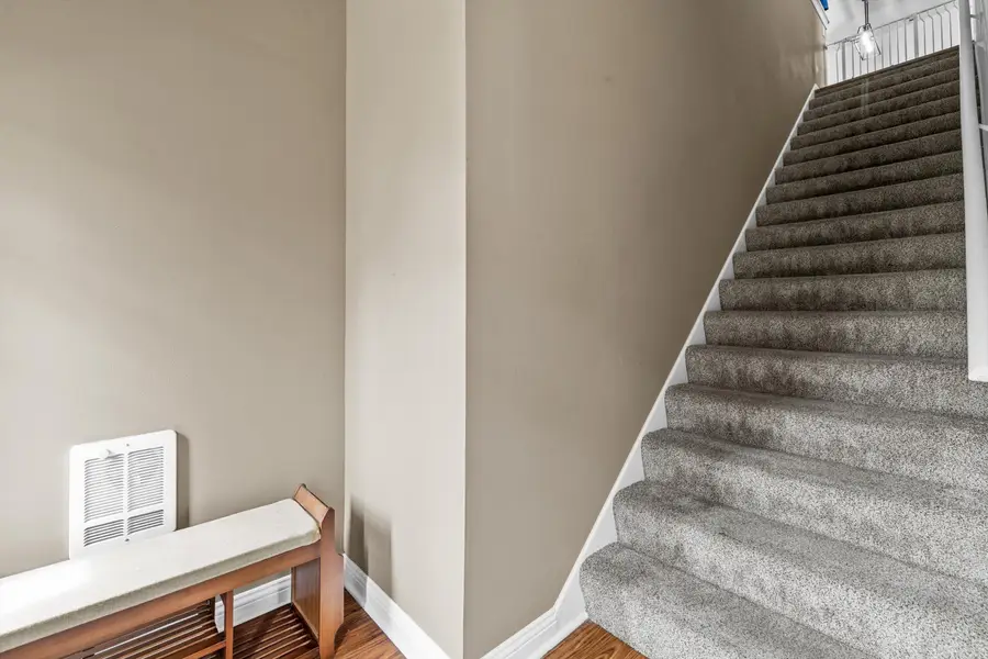 8517 S Stratford Rd, Oak Creek, WI 53154 - #3