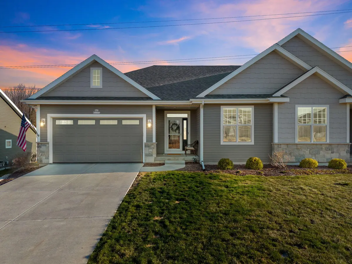 N62W21752 Augusta Pkwy, Menomonee Falls, WI 53051 - #1