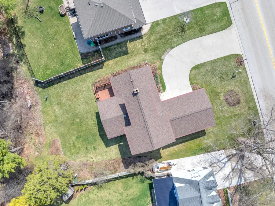 682 Dartmouth Dr, Sheboygan Falls, WI 53085 - #3