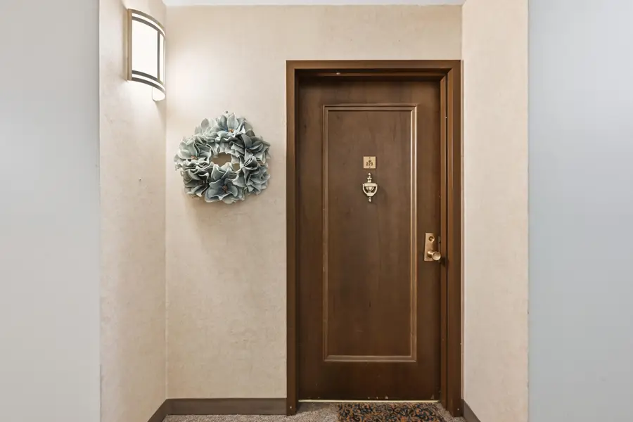 5253 N Lovers Ln Rd, Milwaukee, WI 53225 - #3