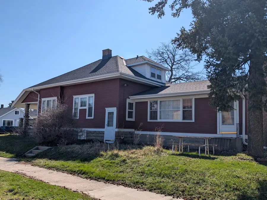 600 Marquette Ave, South Milwaukee, WI 53172 - #3