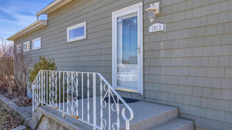 1913 Elm Ave, Sheboygan, WI 53081 - #3