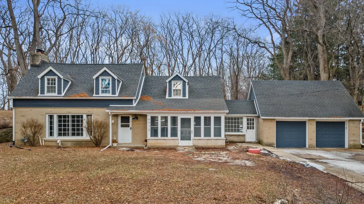 W204N6938 Lannon Rd, Menomonee Falls, WI 53051 - #1