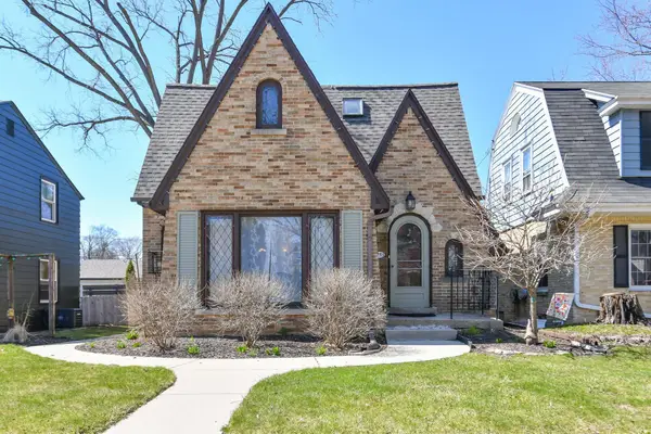 4253 S Austin St, Milwaukee, WI 53207
