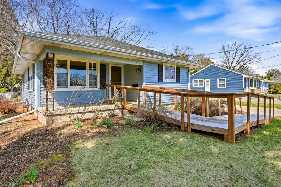 322 S Park St, Oconomowoc, WI 53066 - #2