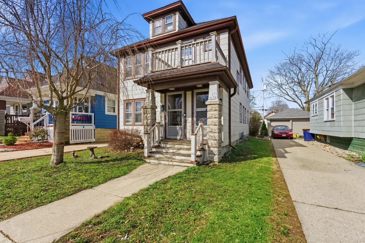 2175 S 89th St, West Allis, WI 53227 - #1