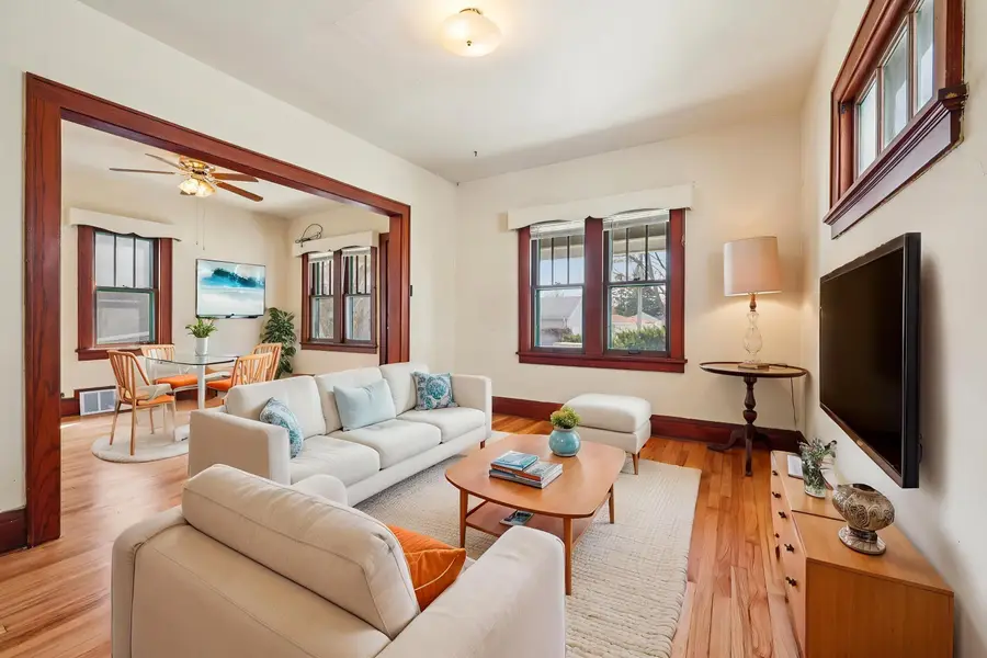 166 E Rosedale Ave, Milwaukee, WI 53207 - #2