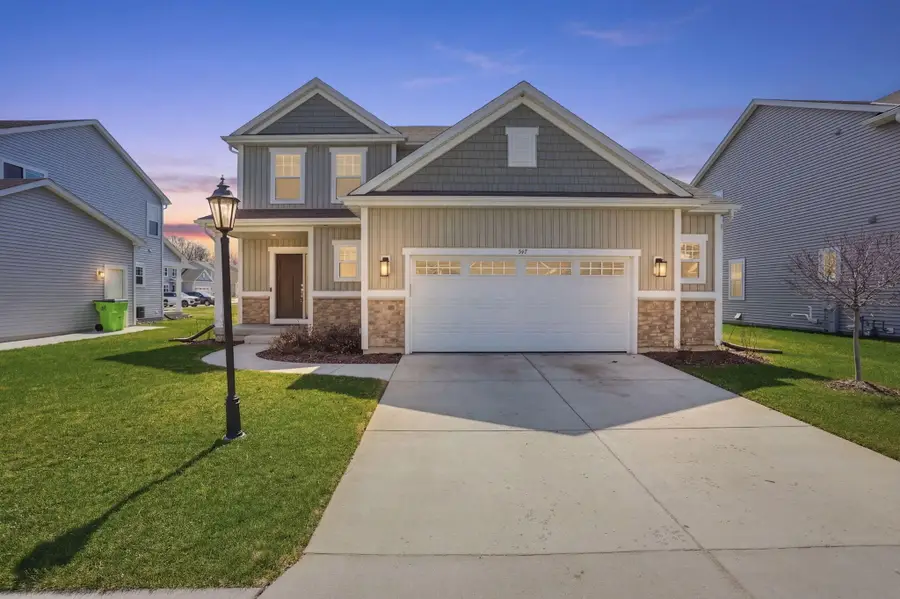 547 Wild Oak Rd, Hartland, WI 53029 - #2