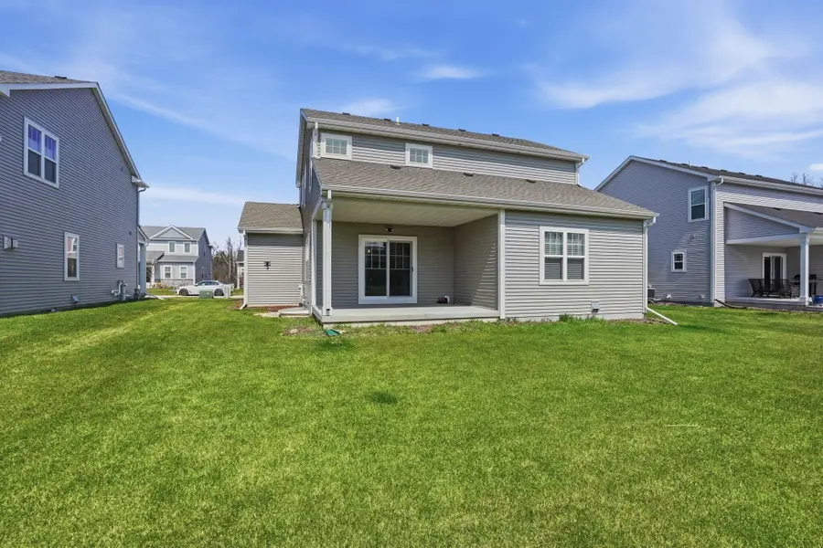 547 Wild Oak Rd, Hartland, WI 53029 - #3