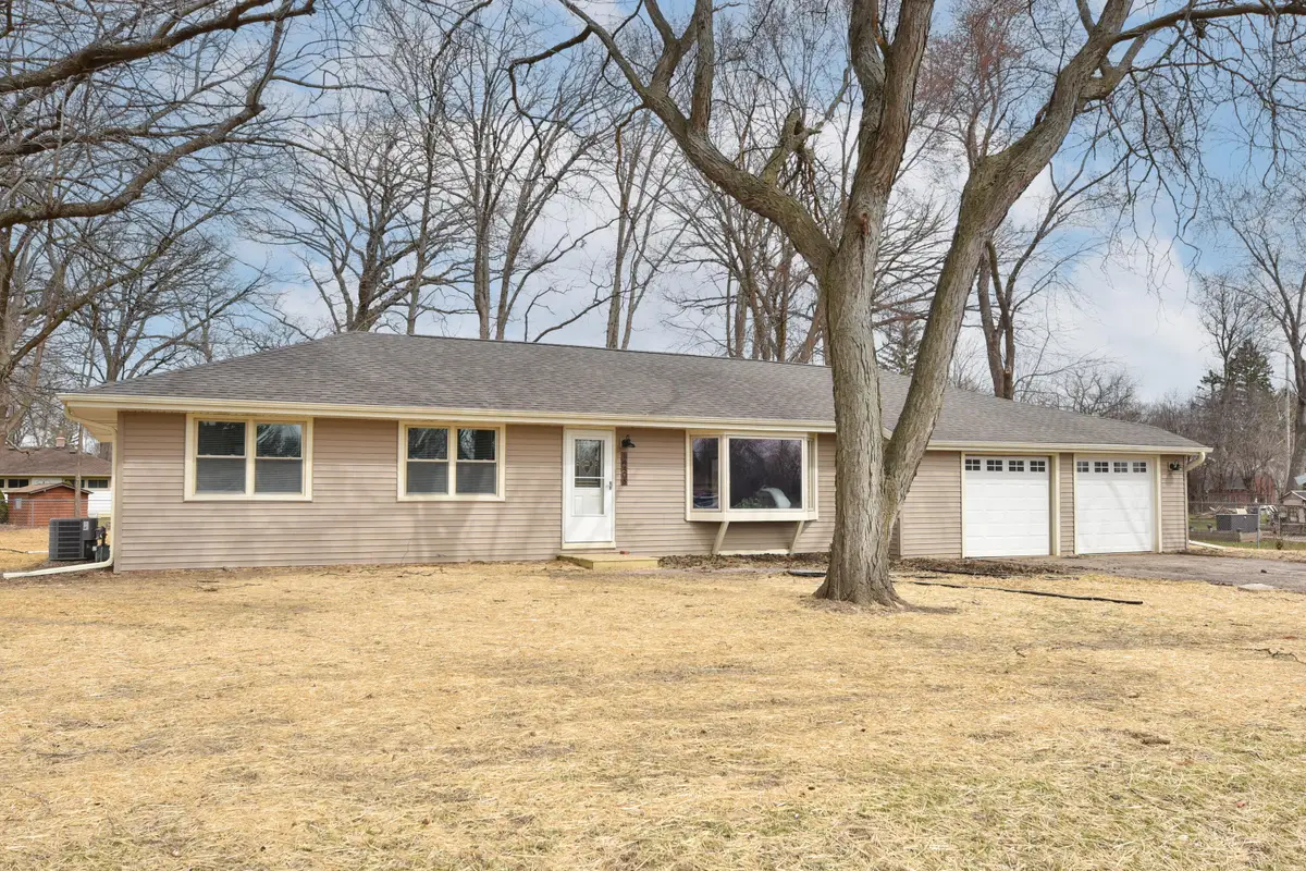 14408 W Kostner Ln, New Berlin, WI 53151 - #1