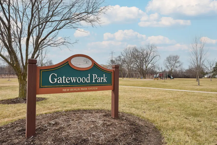 14408 W Kostner Ln, New Berlin, WI 53151 - #2