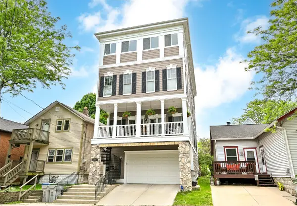 2425 S Superior St, Milwaukee, WI 53207