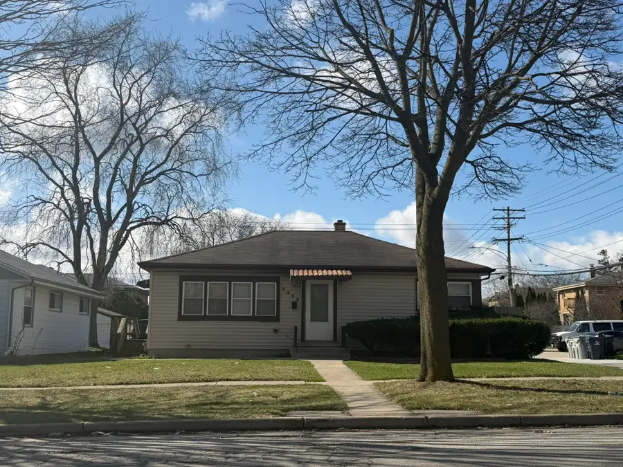 7519 W Congress St, Milwaukee, WI 53218 - #2