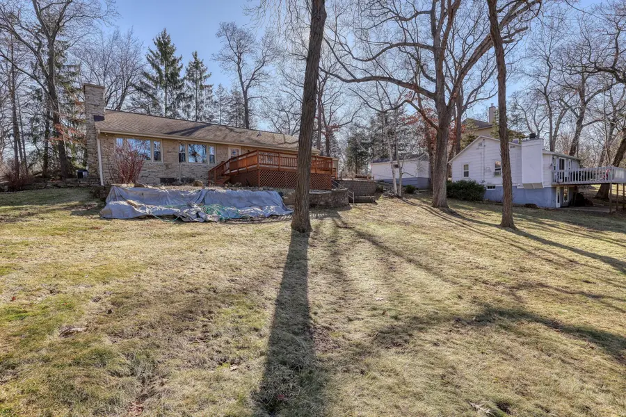 3513 Ridge Dr, Delafield, WI 53029 - #2