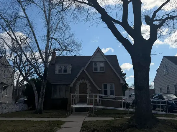 5858 N 40th St, Milwaukee, WI 53209