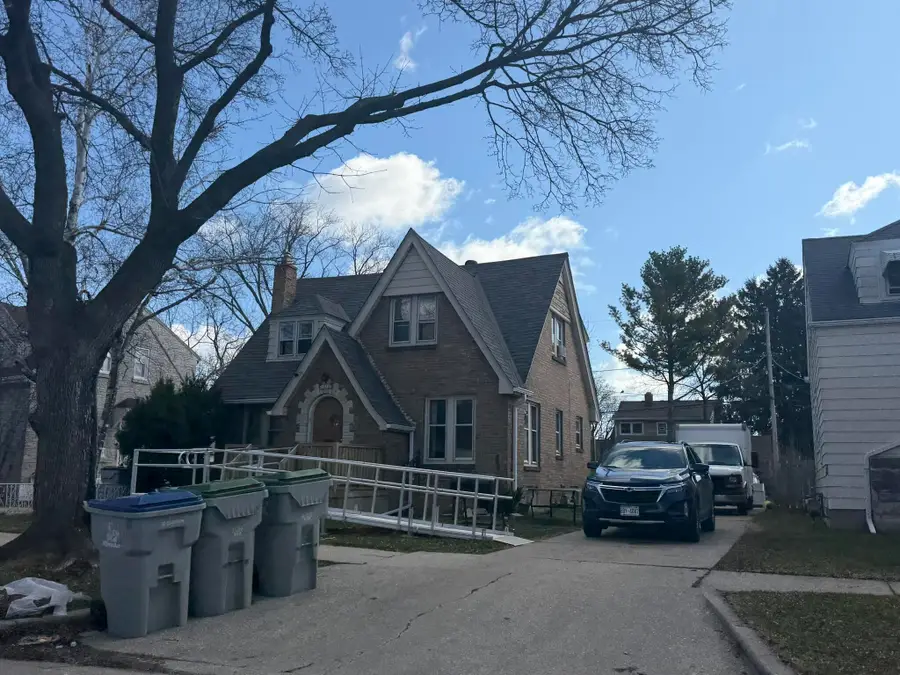 5858 N 40th St, Milwaukee, WI 53209 - #3