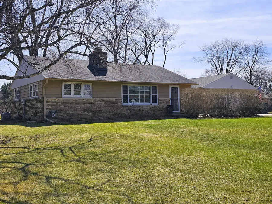 N81W15815 Robinhood Dr, Menomonee Falls, WI 53051 - #3