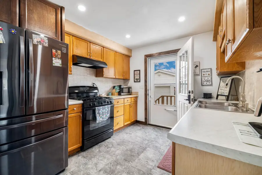 513 Sugar Creek St, Delavan, WI 53115 - #3