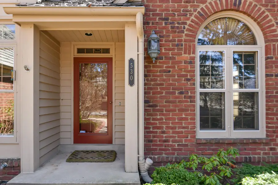 530 Park Cir, Elm Grove, WI 53122 - #2