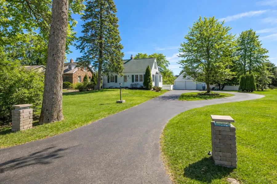 8550 N Regent Rd, Fox Point, WI 53217 - #2