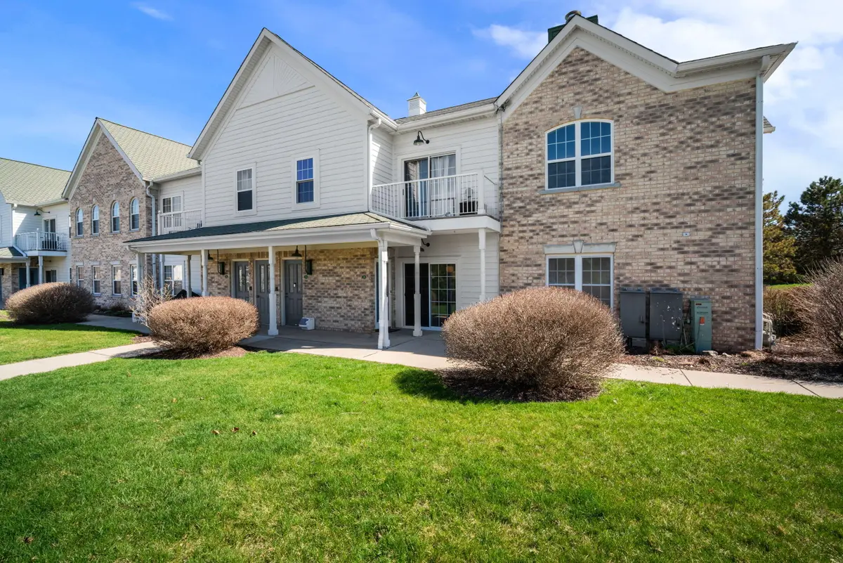 2720 Northview Rd, Waukesha, WI 53188 - #1