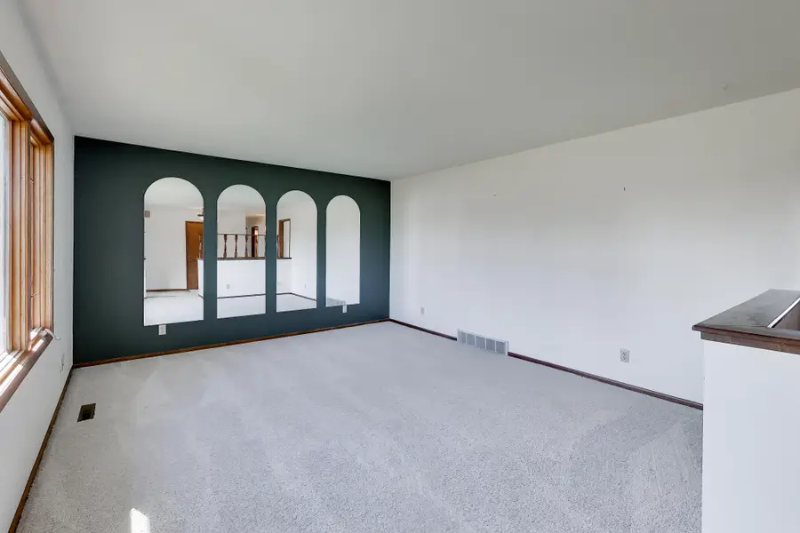 238 Thistledown Ln, Walworth, WI 53184 - #3
