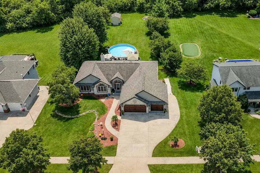 618 Two Rivers Dr, Mukwonago, WI 53149 - #3