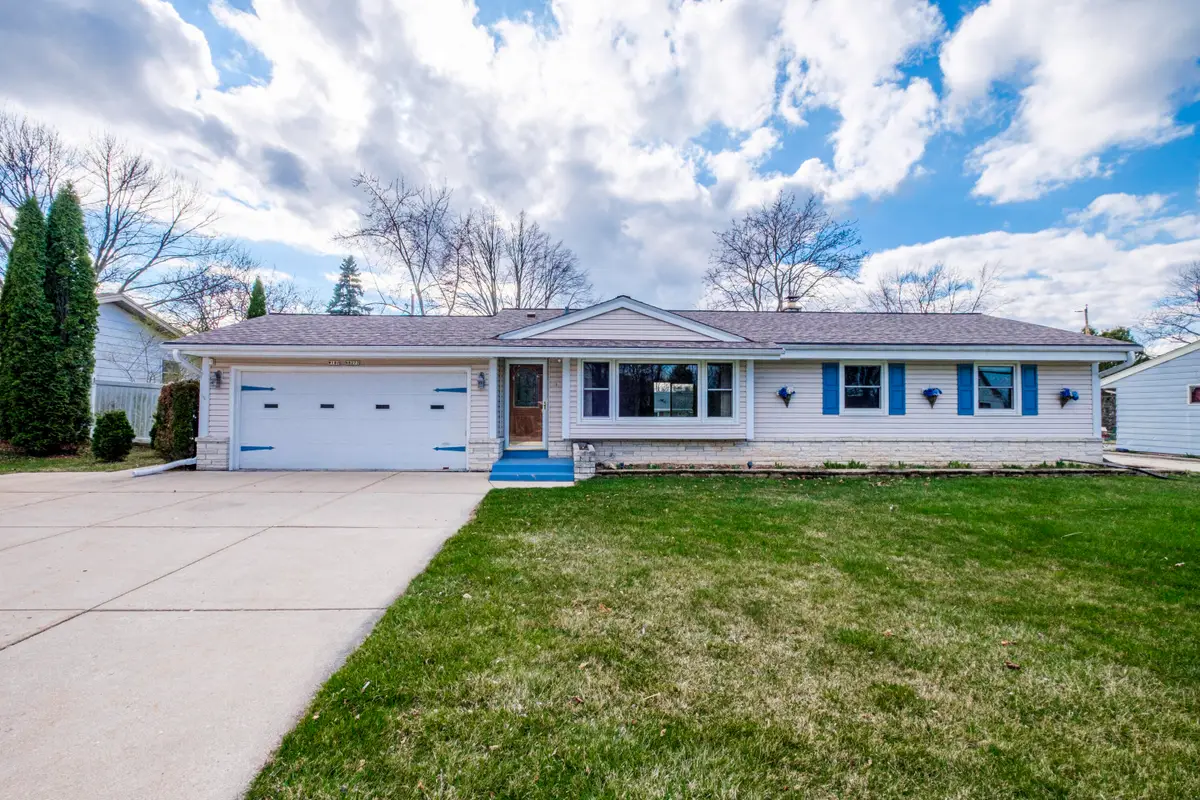 W180N8273 Town Hall Rd, Menomonee Falls, WI 53051 - #1