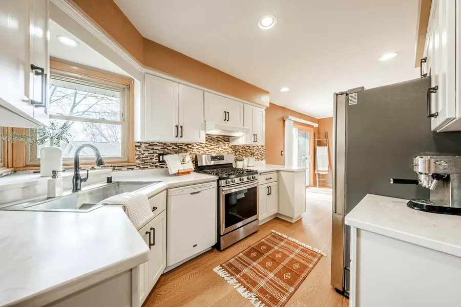 W180N8273 Town Hall Rd, Menomonee Falls, WI 53051 - #2