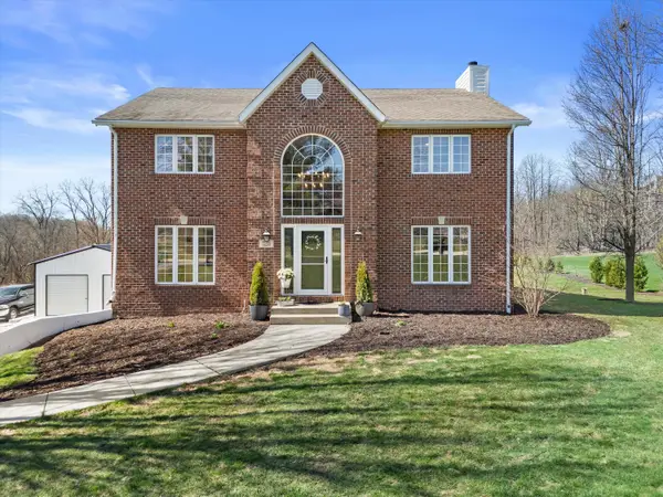 W266S8655 Rustic View Ln, Vernon, WI 53149