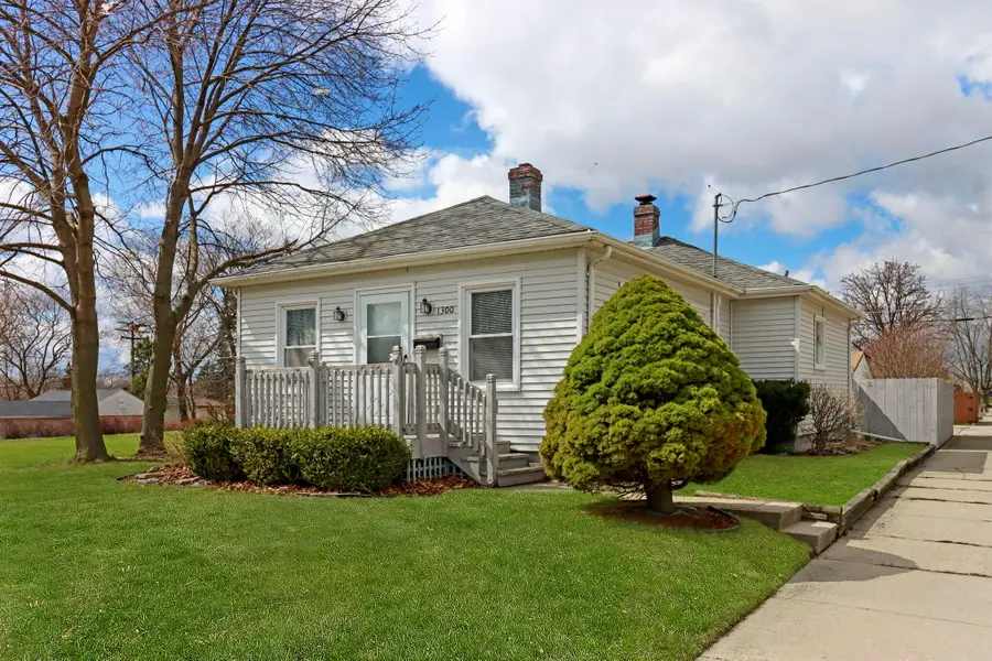 1300 Illinois St, Racine, WI 53405 - #3