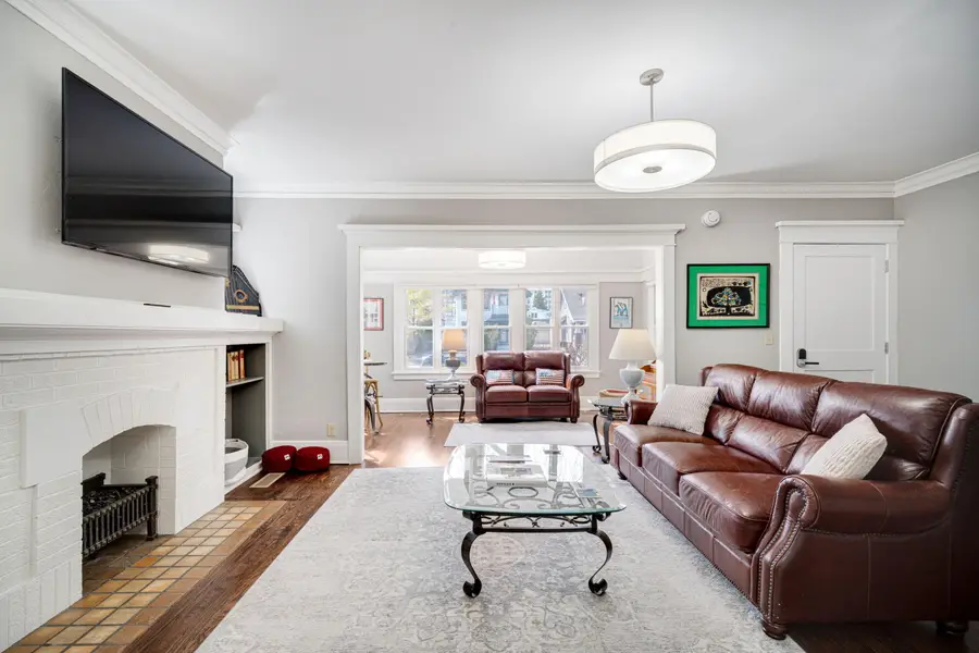 3924 N Maryland Ave, Shorewood, WI 53211 - #3