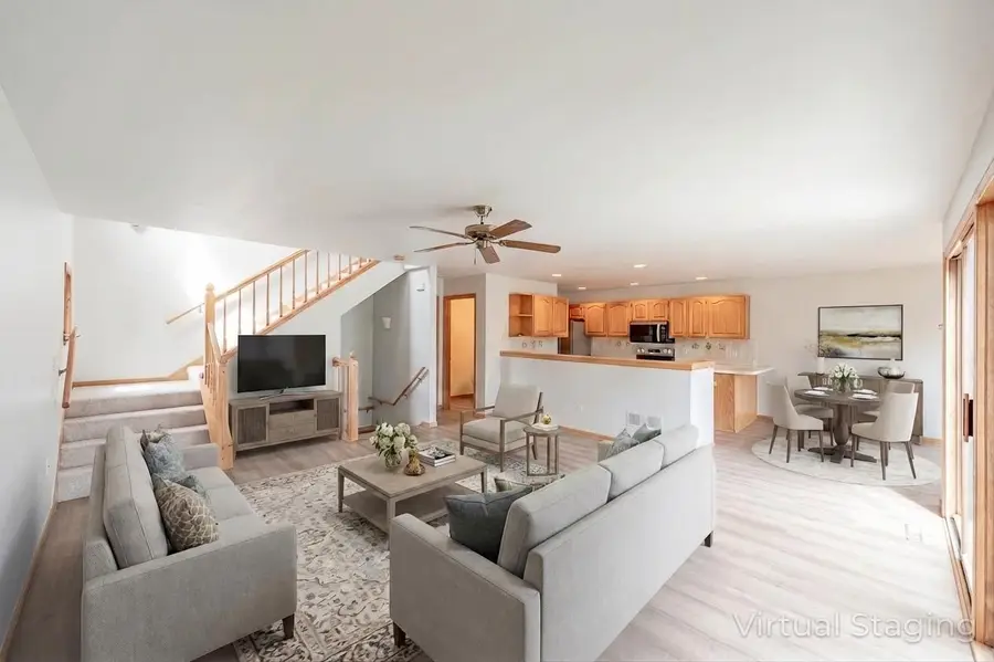 2255 Circle Rdg, Delafield, WI 53018 - #3