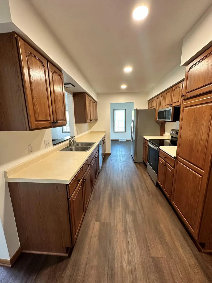 622 Lous Way, Slinger, WI 53086 - #3