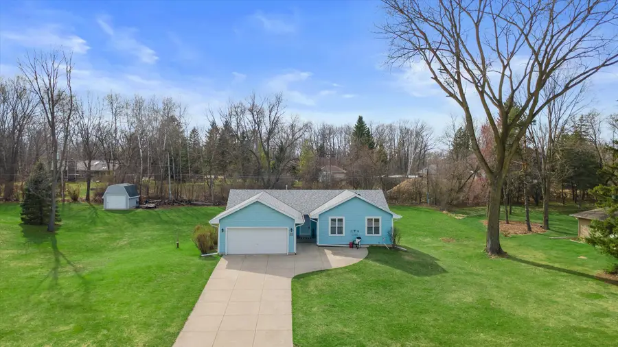 W226N8365 Friess Pl, Lisbon, WI 53089 - #2