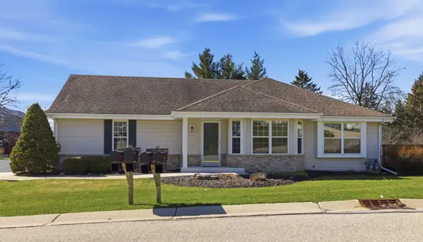 N96W14211 Knollcrest Cir, Germantown, WI 53022