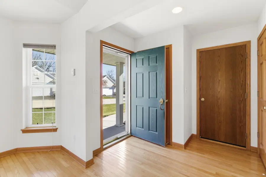 N96W14211 Knollcrest Cir, Germantown, WI 53022 - #3