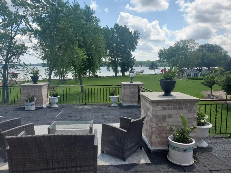 W304N2470 Maple Ave, Delafield, WI 53072 - #2