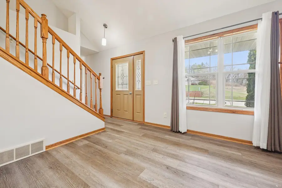 111 Silver Fox Dr N, Kewaskum, WI 53040 - #2